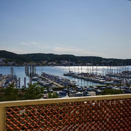 Apartmani Jasmina Supetarska Draga Buitenkant foto