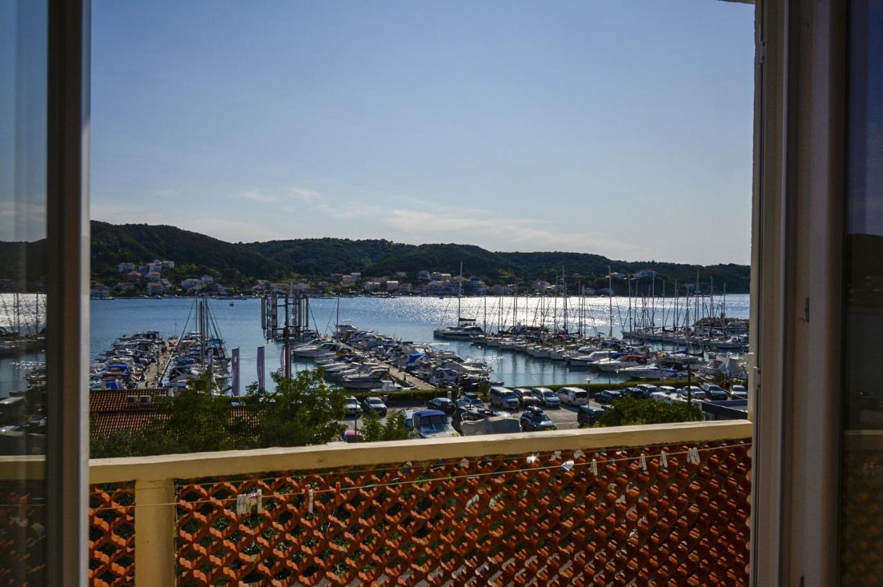 Apartmani Jasmina Supetarska Draga Buitenkant foto