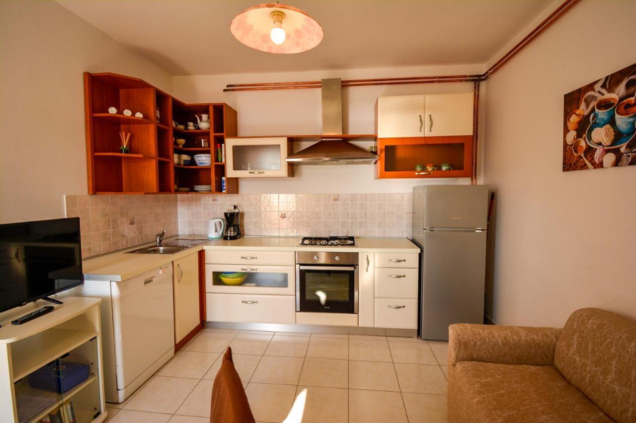 Apartmani Jasmina Supetarska Draga Buitenkant foto