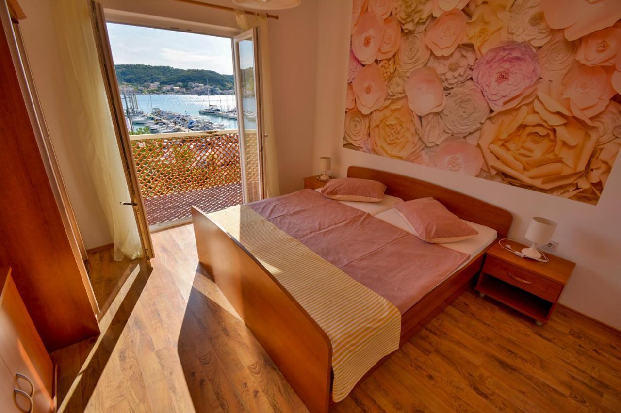 Apartmani Jasmina Supetarska Draga Buitenkant foto